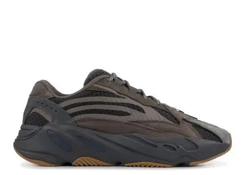 YEEZY 700