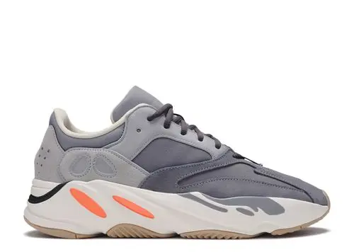 YEEZY 700