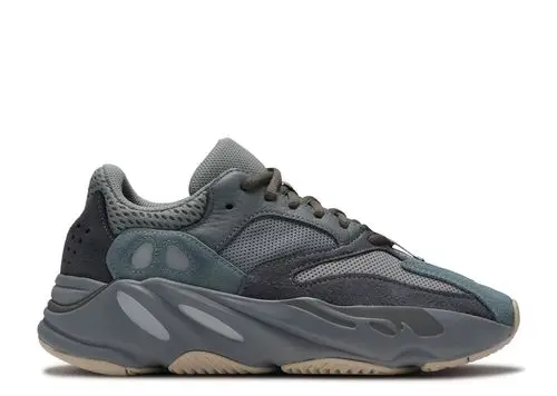 YEEZY 700