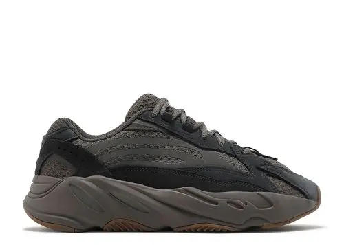 YEEZY 700