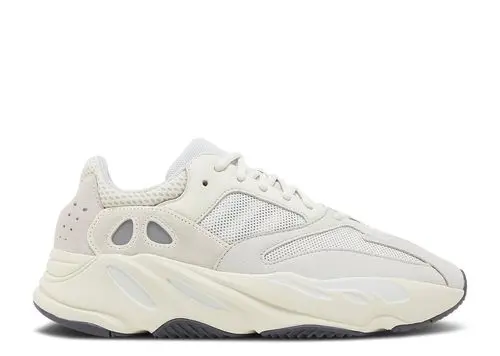 YEEZY 700